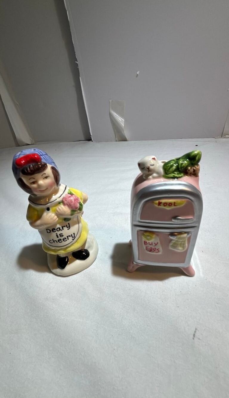 Vintage Ceramic Salt and Pepper Shaker Cheery, Dreary, Weary